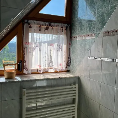 Mit Pool Und Aussicht