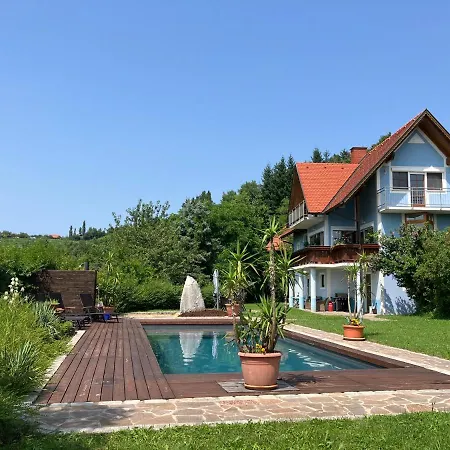 Mit Pool Und Aussicht *