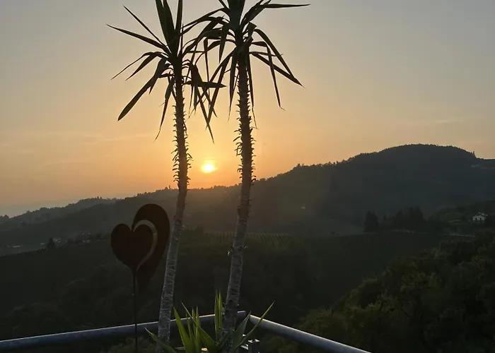 Mit Pool Und Aussicht