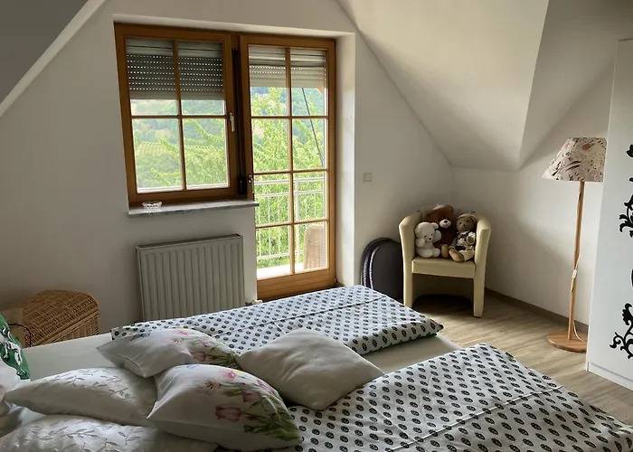 Apartment Mit Pool Und Aussicht